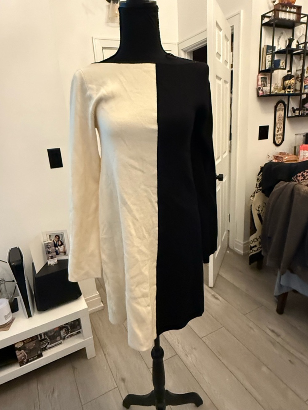 Zara Two-Tone Black and Cream Long-Sleeve Shift Dress